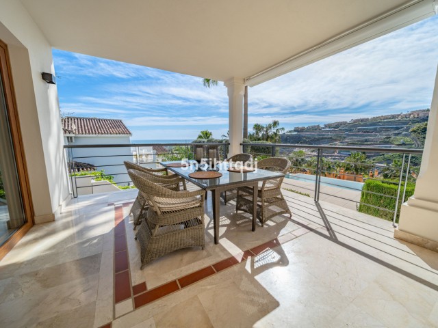 5 Bedrooms Villa in Benahavís