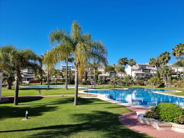 Apartment, Nueva Andalucia, R5345995