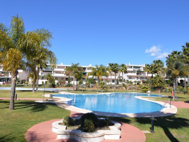 2 Bedrooms Apartment in Nueva Andalucía