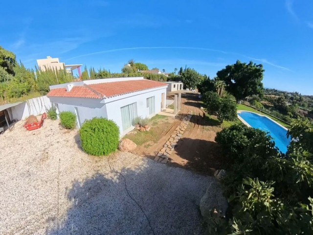 3 Bedrooms Villa in Estepona