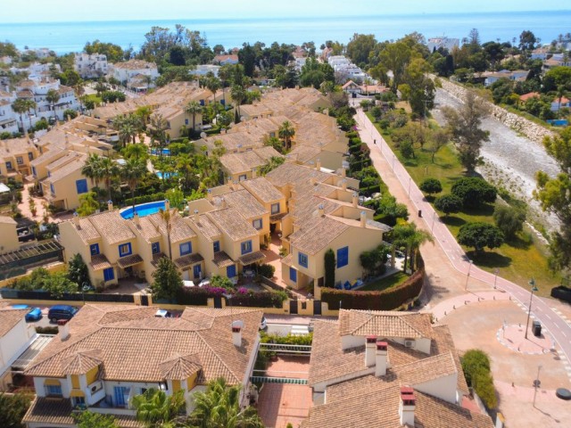 4 Schlafzimmer Reihenhaus in San Pedro de Alcántara