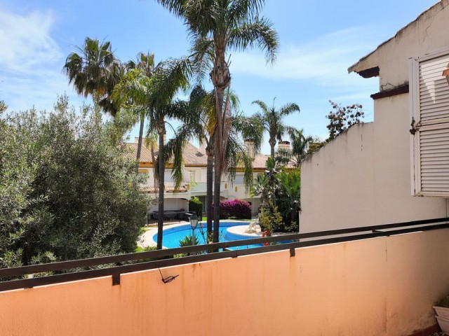 4 Schlafzimmer Reihenhaus in San Pedro de Alcántara