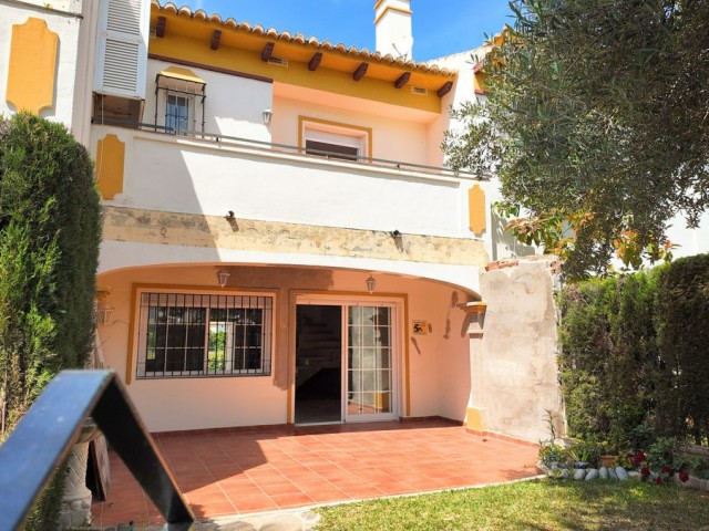 4 Schlafzimmer Reihenhaus in San Pedro de Alcántara