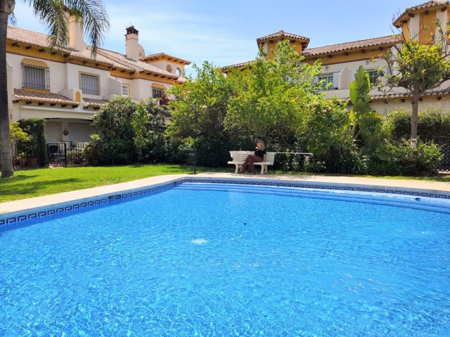 4 Schlafzimmer Reihenhaus in San Pedro de Alcántara