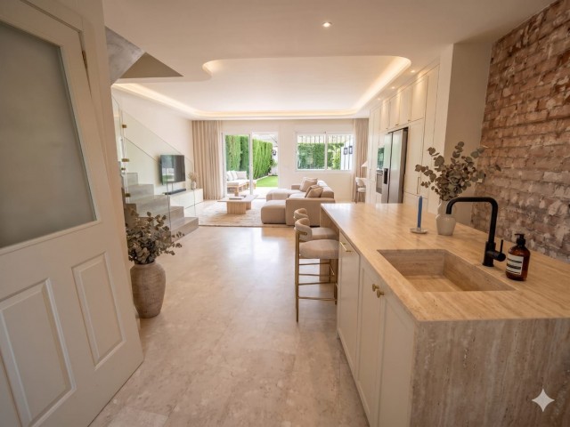 4 Schlafzimmer Reihenhaus in San Pedro de Alcántara