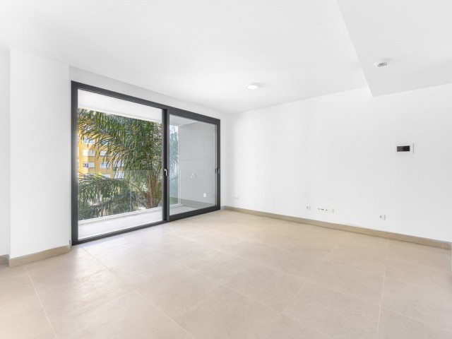 2 Bedrooms Apartment in Estepona