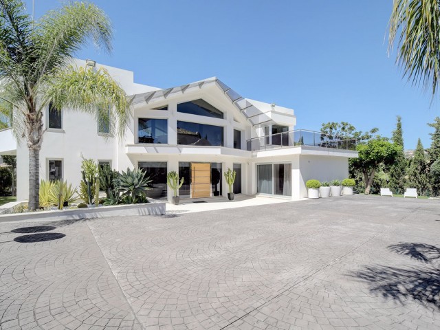 Villa, Nueva Andalucia