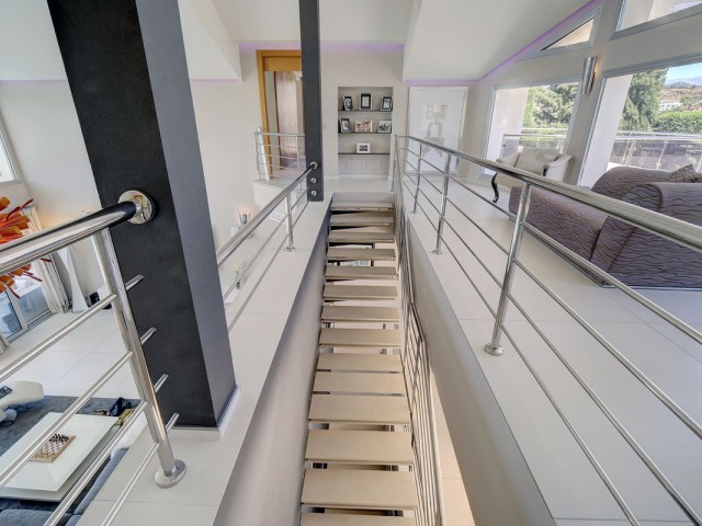 Villa con 5 Dormitorios  en Nueva Andalucía