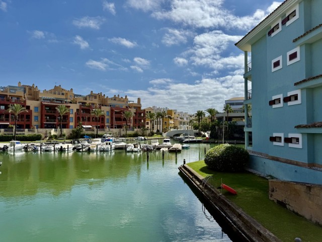 3 Bedrooms Apartment in Sotogrande Puerto