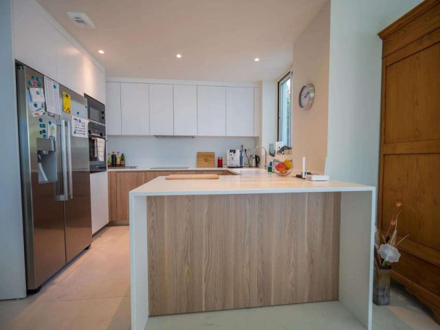 Appartement avec 3 Chambres  à Marbella