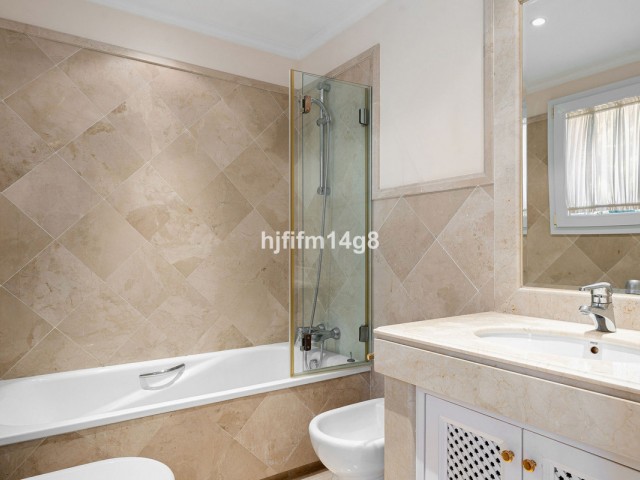 3 Schlafzimmer Apartment in Nueva Andalucía
