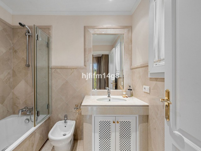 3 Schlafzimmer Apartment in Nueva Andalucía