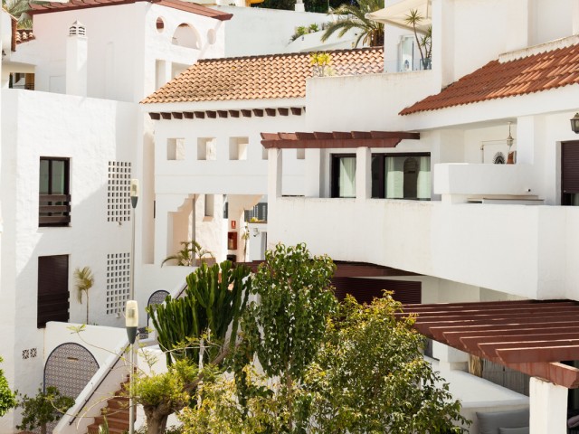 4 Schlafzimmer Apartment in Nueva Andalucía