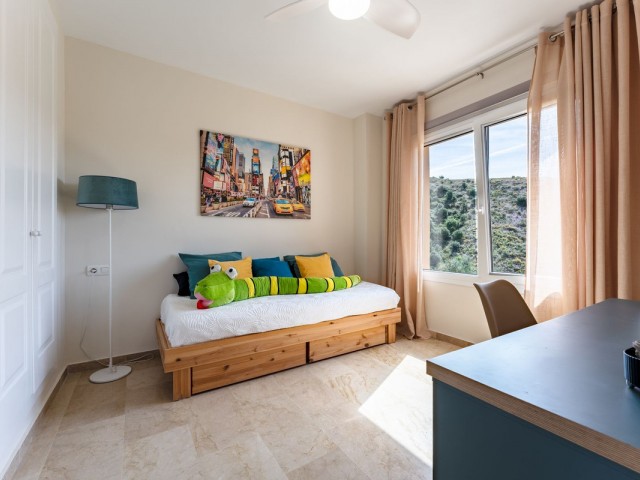 Appartement avec 3 Chambres  à Calahonda