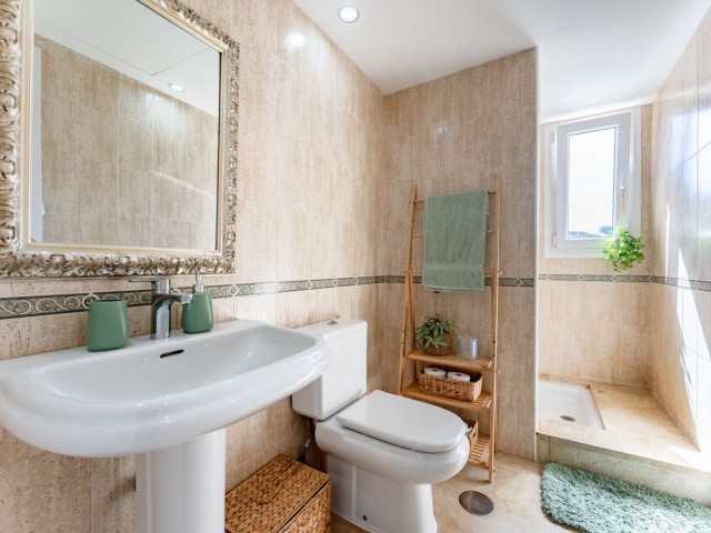 Appartement avec 3 Chambres  à Calahonda