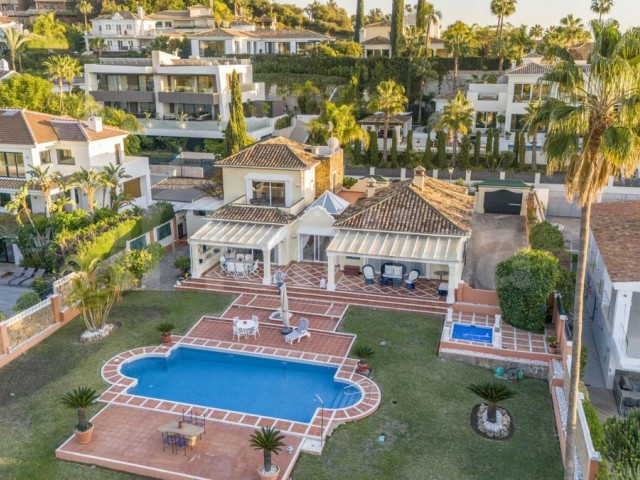 Apartment, Nueva Andalucia, R5366623