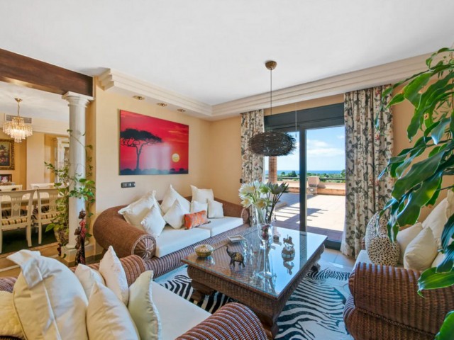 Villa con 6 Dormitorios  en Estepona