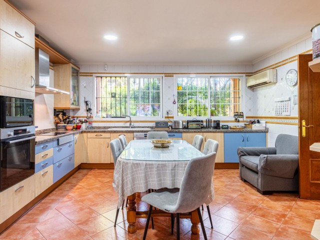 5 Slaapkamer Villa in Nueva Andalucía