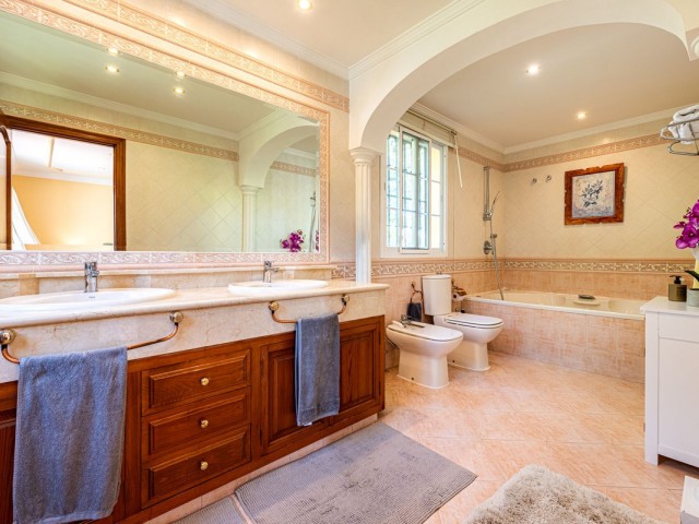 5 Slaapkamer Villa in Nueva Andalucía