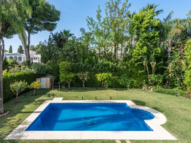 5 Slaapkamer Villa in Nueva Andalucía