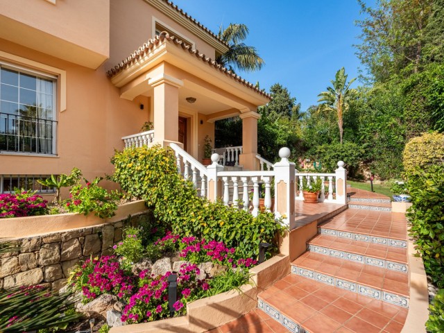 5 Slaapkamer Villa in Nueva Andalucía