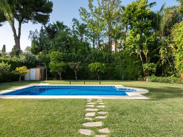 5 Slaapkamer Villa in Nueva Andalucía
