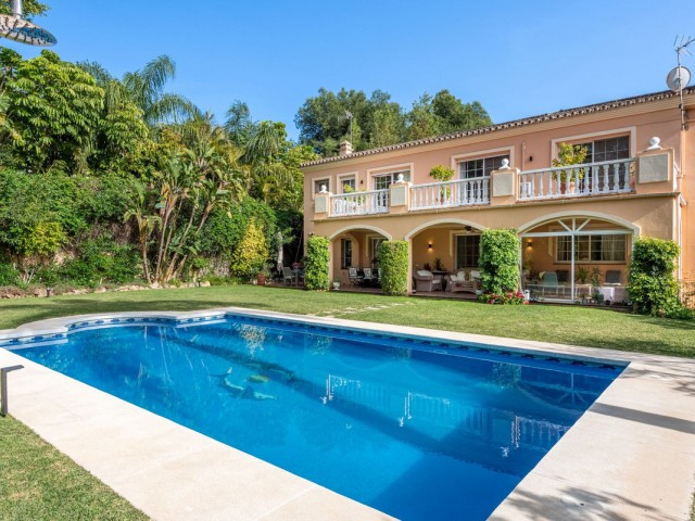 5 Slaapkamer Villa in Nueva Andalucía