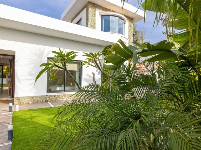 6 Schlafzimmer Villa in Málaga