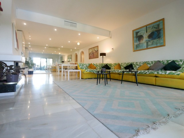 Huoneisto, Puerto de Cabopino, R5367055