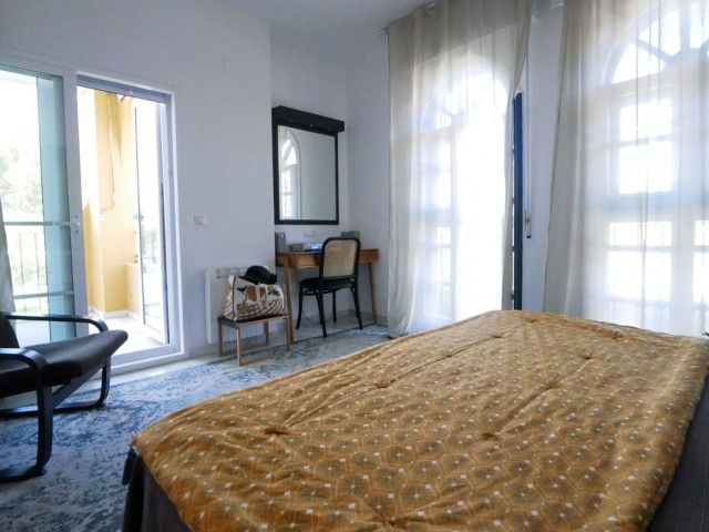 Apartamento con 3 Dormitorios  en Puerto de Cabopino
