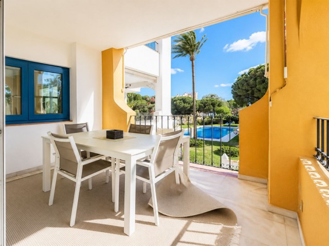 Appartement avec 3 Chambres  à Puerto de Cabopino
