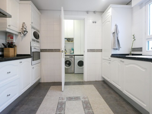 Appartement avec 3 Chambres  à Puerto de Cabopino