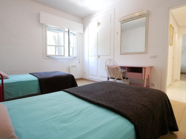 Appartement avec 3 Chambres  à Puerto de Cabopino