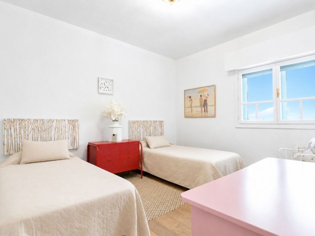Appartement avec 3 Chambres  à Puerto de Cabopino