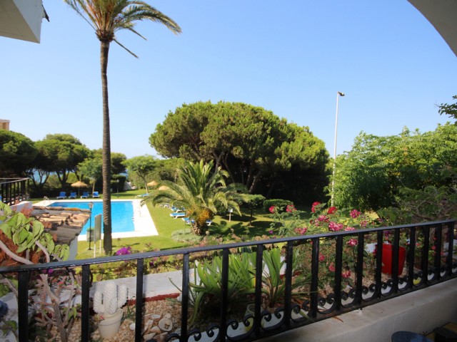 Appartement avec 3 Chambres  à Puerto de Cabopino