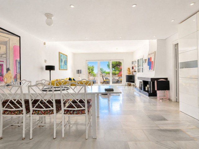 Appartement avec 3 Chambres  à Puerto de Cabopino
