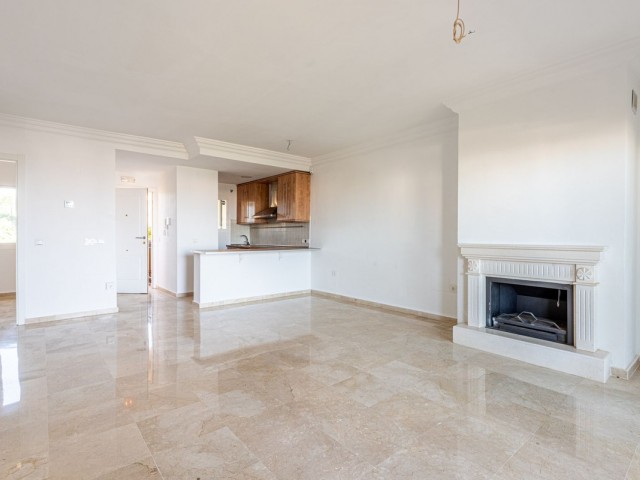 3 Bedrooms Apartment in Selwo