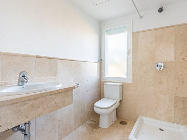 3 Bedrooms Apartment in Selwo