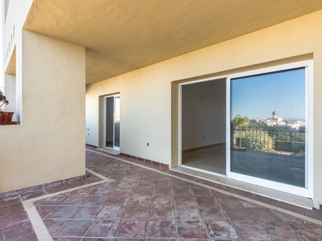 3 Bedrooms Apartment in Selwo