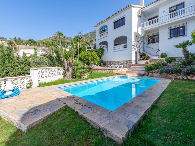 Villa avec 5 Chambres  à Benalmadena