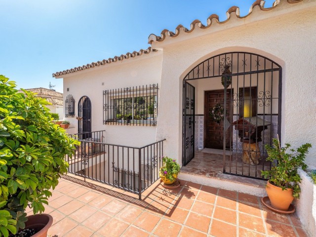 Villa avec 5 Chambres  à Benalmadena