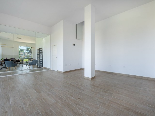 Commercial, Cancelada, R5367991