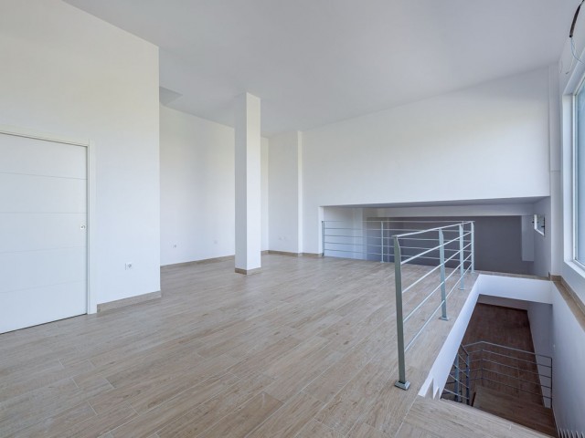 Commercial, Cancelada, R5367991