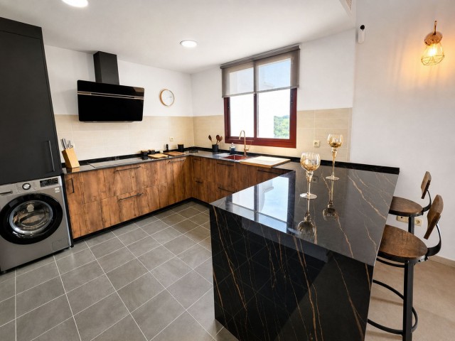Adosado con 3 Dormitorios  en Casares Playa