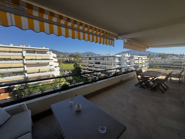 Huoneisto, Guadalmina Alta, R5368963
