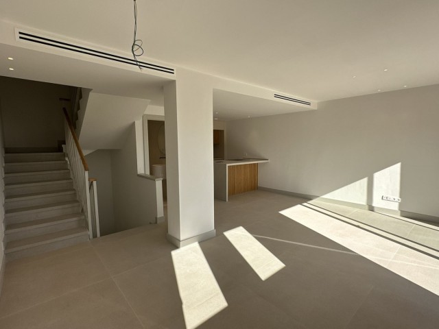 3 Bedrooms Townhouse in Torrequebrada