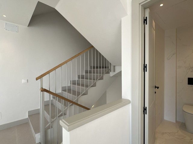 3 Bedrooms Townhouse in Torrequebrada