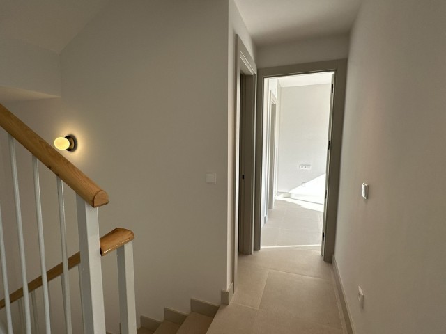 3 Bedrooms Townhouse in Torrequebrada