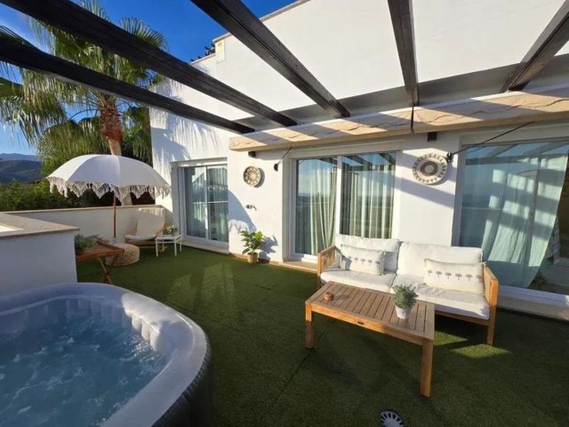 Maison mitoyenne, Santa Clara, R5373715