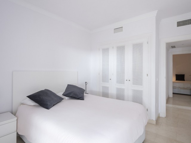 Apartment, Benahavis, R5374354